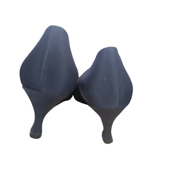 Stuart Weitzman Black peau de soie heels pumps low heel sz 8.5 B - Picture 3 of 5